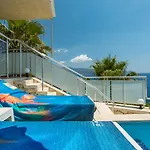 Cachet - Adult Only +14 Kaş