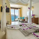 Hotel Cachet - Adult Only +14