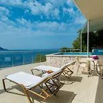 Cachet - Adult Only +14 Kaş