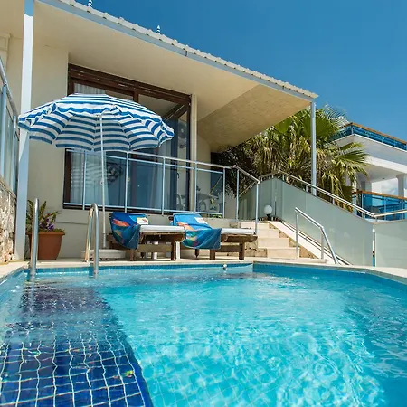 Cachet - Adult Only +14 卡斯