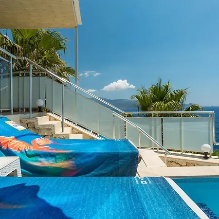 Cachet - Adult Only +14 卡斯