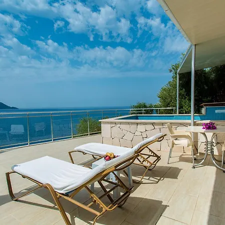 Cachet - Adult Only +14 卡斯