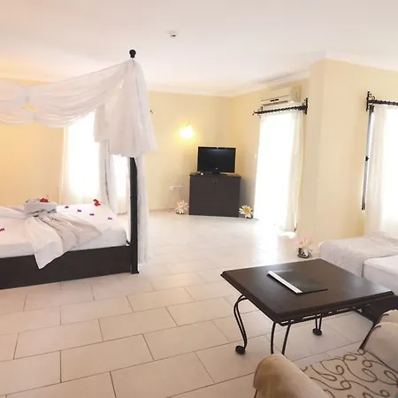 Cachet - Adult Only +14 3*